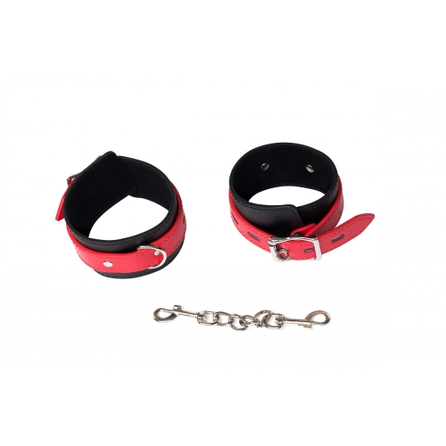 Lola Anklecuffs Tricky